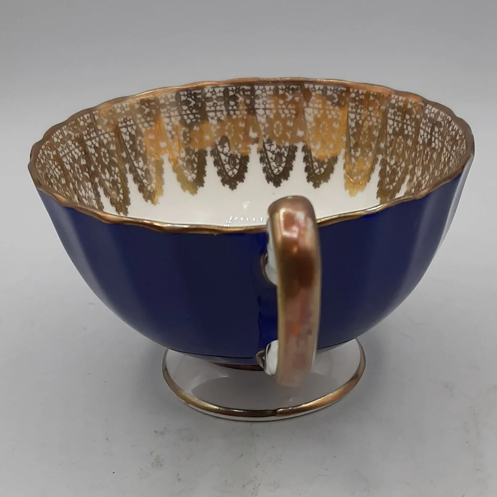 Vintage Aynsley Bone China Tea Cup and Saucer Cobalt Blue and Gold 2469 - Picture 4 of 10